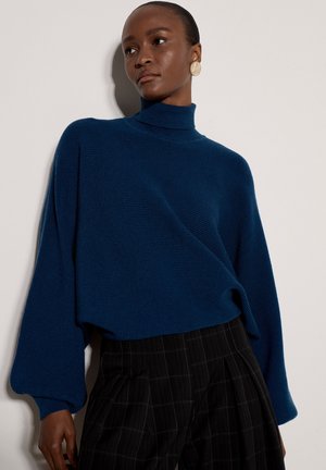 Apricot, RIBBED KNIT BATWING CAPE JUMPER - Jersey de punto - royal blue