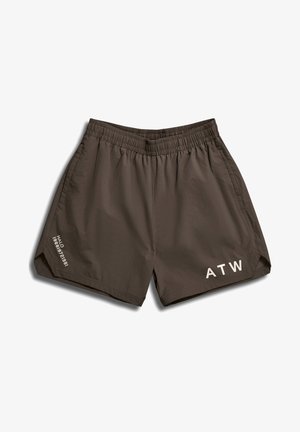 Brune shorts lavet af let materiale med elastisk talje. Har hvid tekst: "HALO" og "ATW" på forsiden og siden.
