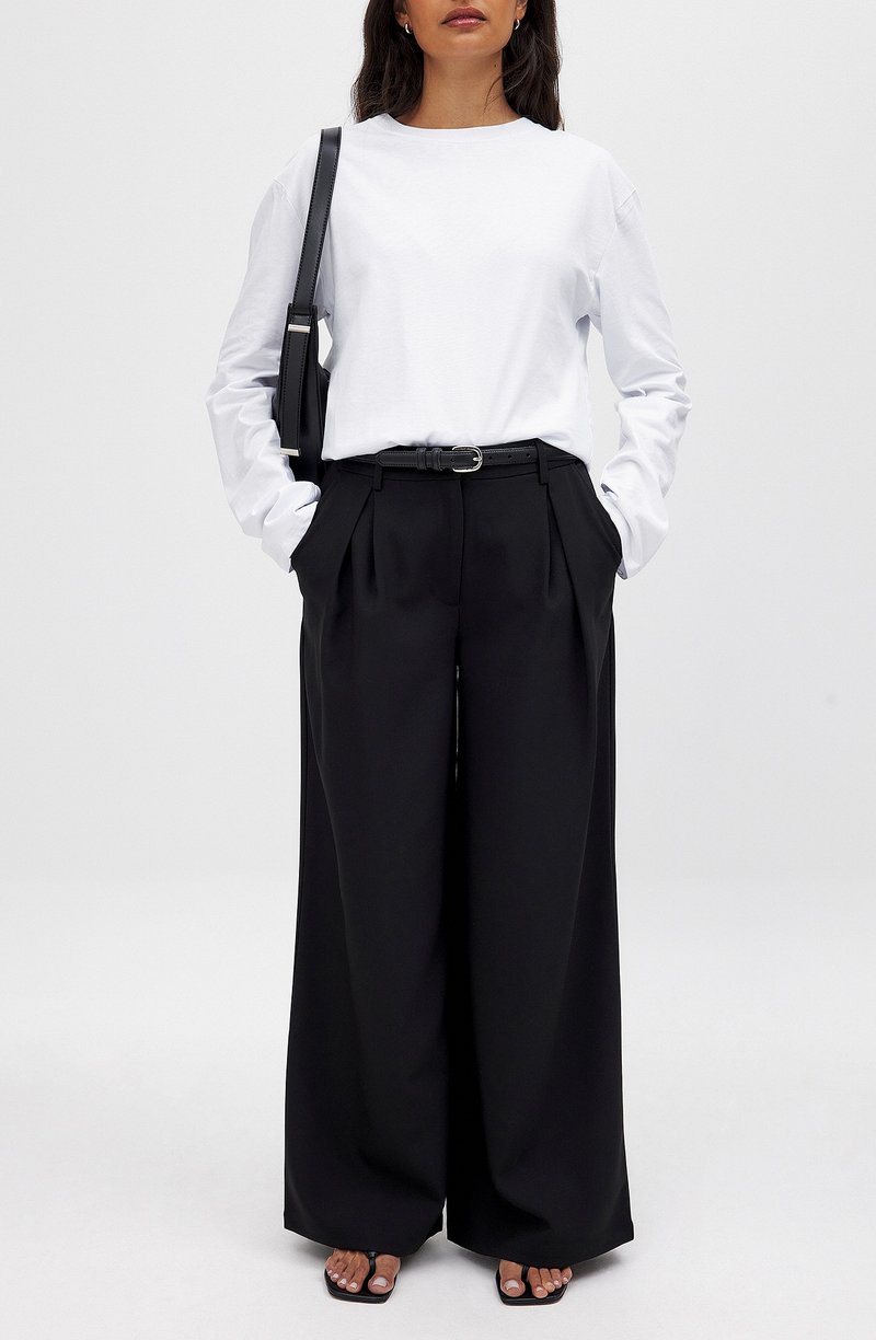 NA-KD Trousers - black
