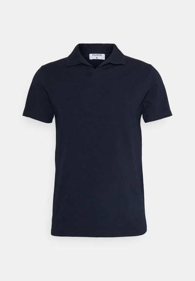 Marineblå polo skjorte laget av bomull, med klassisk krage og korte ermer. Enkelt design med en jevn tekstur.