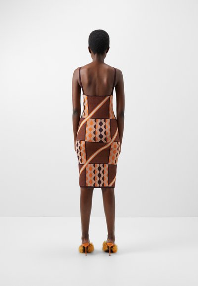 Ahluwalia TAFII DRESS - Φόρεμα σε ίσια γραμμή - red/orange