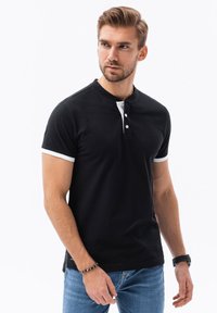 Unausgewählt, black