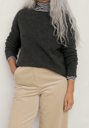 Sweter