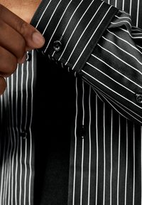 Next REGULAR FIT WITH FINISH - Vapaa-ajan kauluspaita - black white stripe