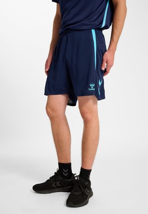 - Krótkie spodenki sportowe