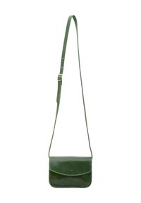 Borsa a tracolla verde in pelle con texture liscia, forma rettangolare, chiusura a pattina e tracolla regolabile con dettagli a foro.