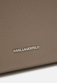 KARL LAGERFELD SKUARE TOTE GRAINY - Pirkinių krepšys - ash grey