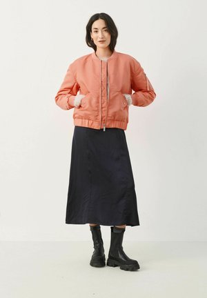 CHARLIZEPW OTW - Bomberjacke - crabapple