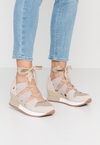 Gioseppo Baskets basses - beige