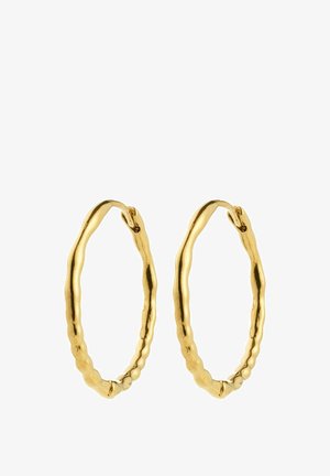 Guldøreringe med en uregelmæssig, bølget form. Den glatte metalsurface har afrundede detaljer langs kanten, hvilket skaber et struktureret udseende.