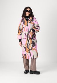 YAS Tall YASSIMILLY PADDED COAT - Cappotto invernale - abbey stone
