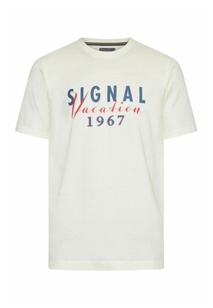 Hvid T-shirt med korte ærmer med marineblåt og rødt teksttryk "SIGNAL Vacation 1967" foran, rund halsudskæring og afslappet stil.