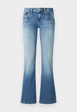 Lichtblauwe denim flared jeans met een middenhoge taille, voorzien van vijf zakken, subtiele vervaging en gestikte details langs de naden.