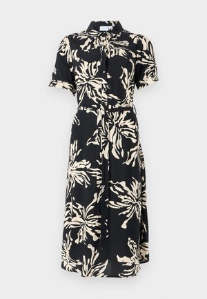 Sukienka na krótki rękaw, zapinana na guziki, w czarnym materiale z dużymi kremowymi wzorami kwiatowymi, w talii z paskiem, o długości midi, klasyczny kołnierzyk.