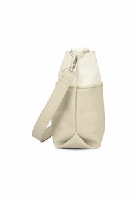 Bolso de piel beige con forma estructurada, que cuenta con un cierre superior de cremallera, una correa desmontable y una textura suave.