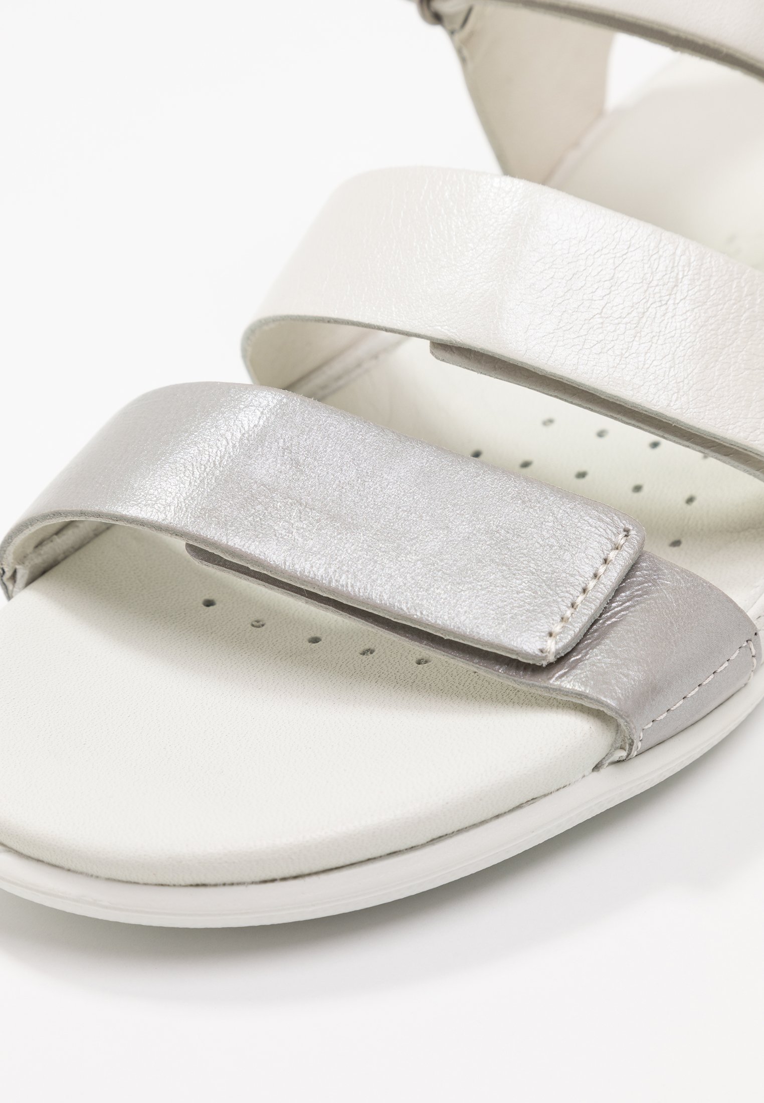 ecco flash sandals lion