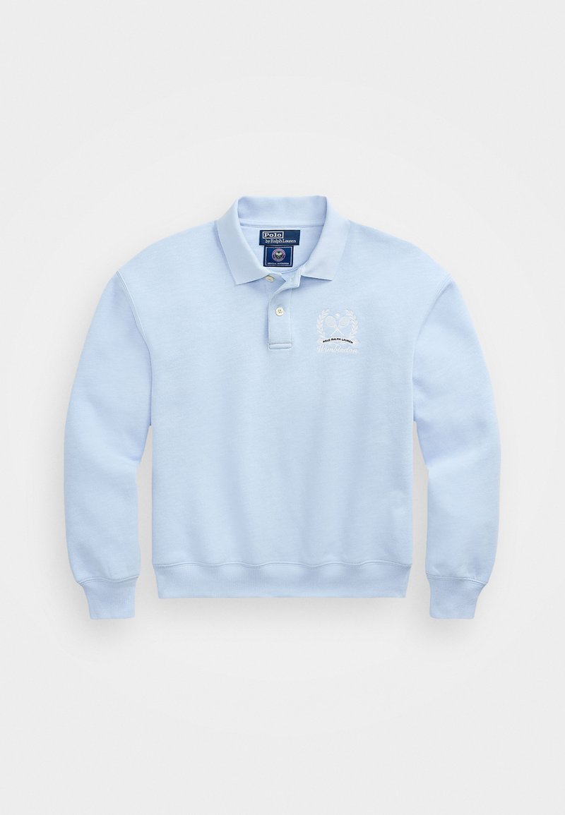 Jasnoniebieski bawełniany sweatshirt polo z długimi rękawami, trzema guzikami oraz haftowanym logo wawrzynu na lewej piersi. Miękka tekstura.