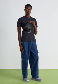 Salomon WAIST PACK UNISEX - Τσαντάκι μέσης - black