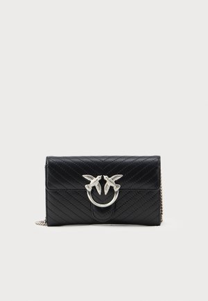 Pinko LOVE ONE WALLET - Soma ar siksnu pāri ķermenim - nero limousine/silver-coloured