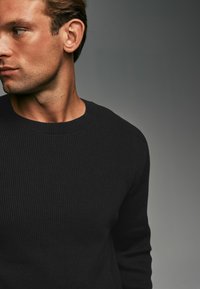 Next CREW REGULAR FIT - Pullover - black