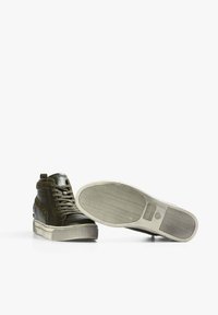 Scalpers Zapatillas altas - khaki