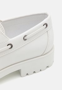 YOURTURN UNISEX - Buriavimo avalynė - white
