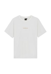 Witte katoenen T-shirt met korte mouwen, ronde hals en een klein bruin logo met de tekst "TOMORROWLAND" centraal op de voorkant.