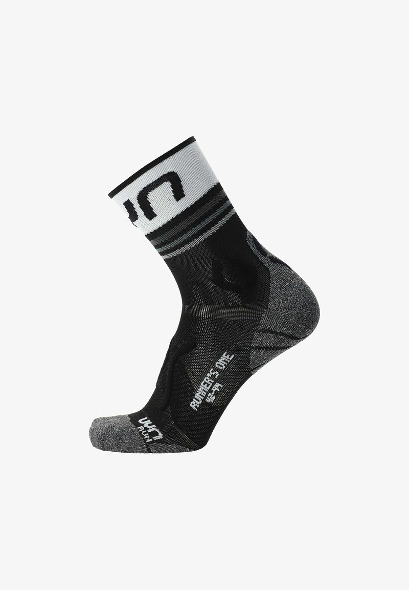 Schwarze Laufsocke mit texturiertem Design, ausgestattet mit weißen und grauen Streifen am oberen Rand sowie verstärkten Fersen- und Zehenbereichen für erhöhte Haltbarkeit.