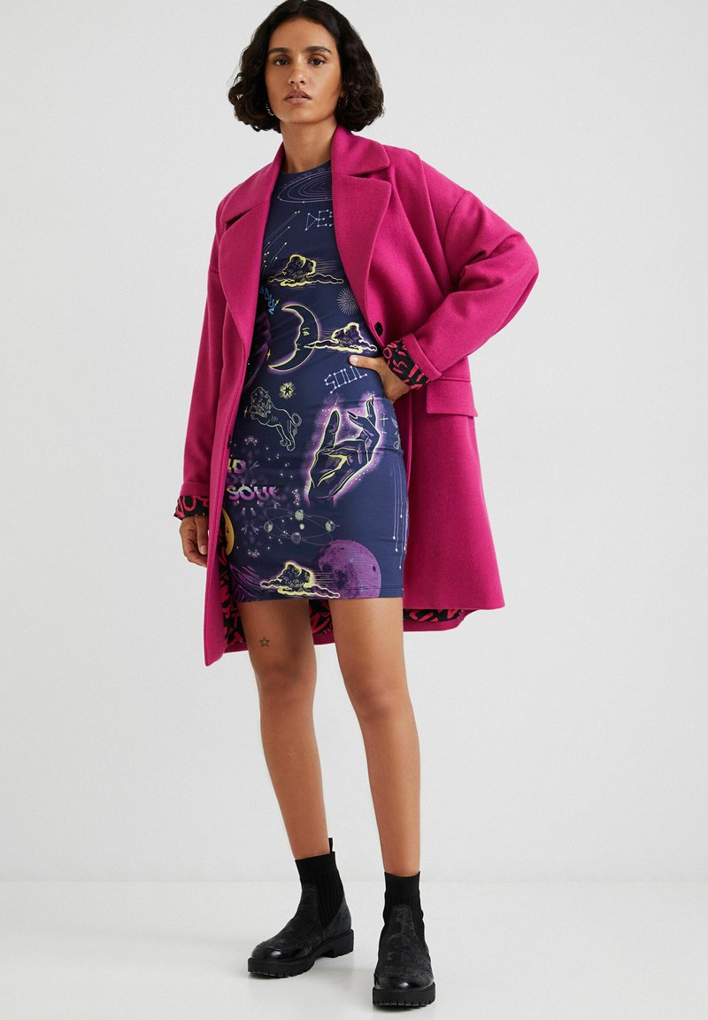 Desigual Halflange jas rood