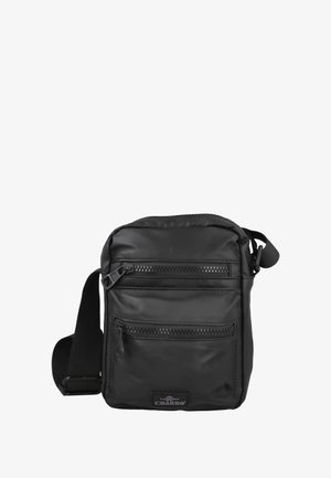 Bolso negro de hombro hecho de nylon, con dos bolsillos frontales con cremallera, una correa desmontable y un acabado texturizado con una etiqueta con logo.