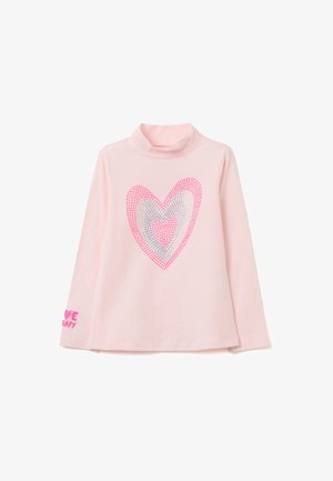 Helles, rosa langärmliges Oberteil mit Stehkragen. Mit einem Herzdesign, verziert mit Strasssteinen, und dem Schriftzug "LOVE" in Rosa auf dem linken Ärmel. Weiche Textur.