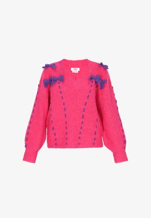 Suéter de punto rosa con escote en V, que presenta acentos de lazo morado en los hombros y patrones de costura vertical a lo largo de los lados.