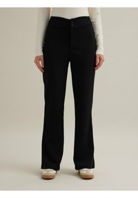 INSIDE ELÁSTICO WIDE LEG - Pantalones - black