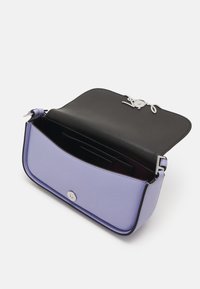 KARL LAGERFELD SIGNATURE - Sac à main - sweet lavender