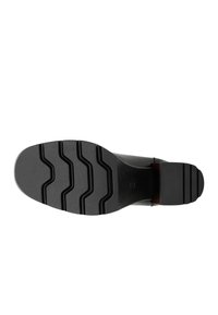 Soletta di scarpa in gomma nera con superficie testurizzata, caratterizzata da un motivo a zigzag e un tacco piatto per grip e stabilità.