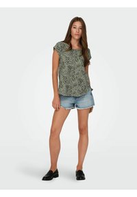 ONLY ONLVIC AOP  - Camiseta estampada - seagrass