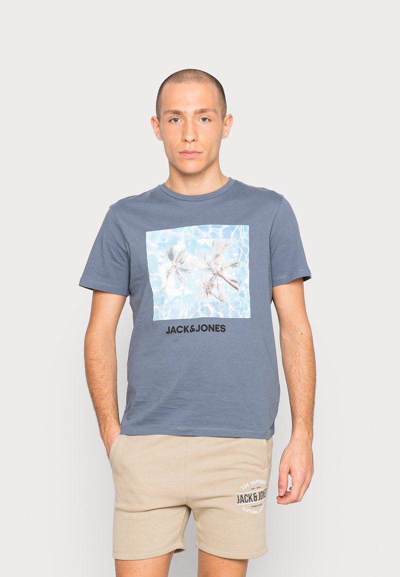 Jack & Jones JJBILLBOARDTEE TShirt print grisaille/blau Zalando.ch Jack & Jones JJBILLBOARDTEE TShirt print grisaille/blau Zalando.ch