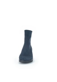 Gabor Tronchetti - dark blue