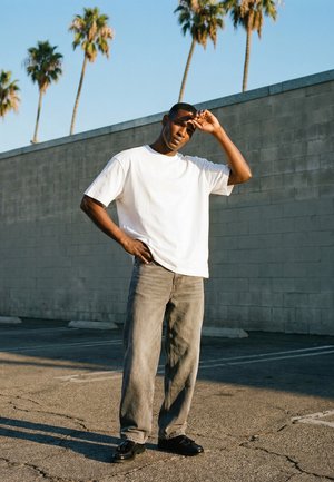 Urban Classics HEAVY  - Navadna majica - white