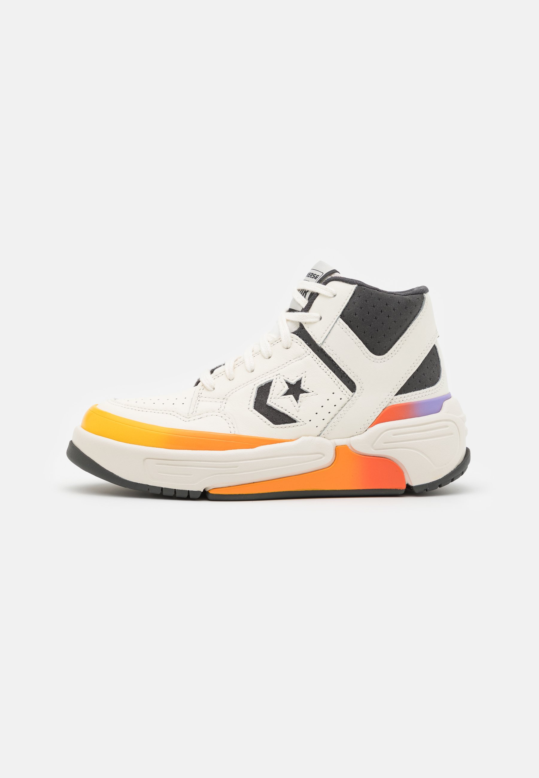 converse basketball trainers