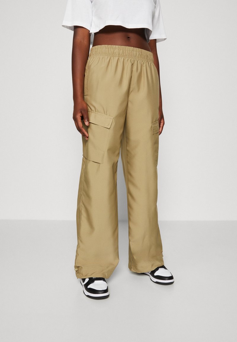 Nike Sportswear Träningsbyxor - olive