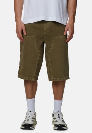 Oliwkowozielone spodenki do kolan wykonane z bawełny, z przednimi kieszeniami z metalowymi akcentami, przeszytym brzegiem i luźnym krojem.