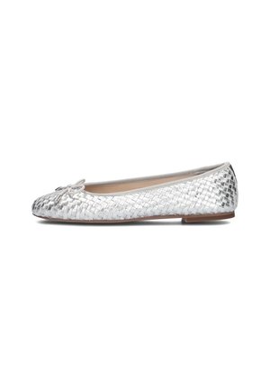 Zilvergeweven ballet flats met een ronde neus, decoratieve strik en een glad interieur, met een lage, platte zool voor comfortabel dragen.