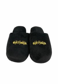 Pantofole di peluche nere con una texture liscia e un design arrotondato, caratterizzate da un logo giallo "BATMAN" sulla parte anteriore.