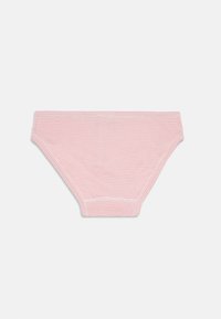 Rosa stripete bomullstruser med elastisk midje. Har en klassisk brief-cut og subtil bølget kant ved midjen.
