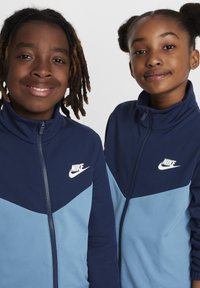 Nike Sportswear SPORTSWEAR - Tracksuit - aegean storm midnight navy white