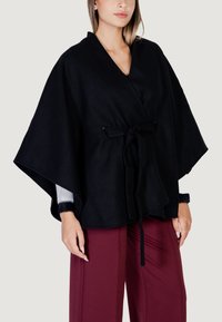 Morgan Poncho - black