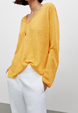 Pullover - yellow
