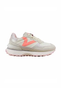 Helle beige Sneaker mit rosa Akzenten, ausgestattet mit einem strukturierten Stoff- und Wildlederobermaterial, gepolsterter Sohle und gummierter Außensohle mit Muster.