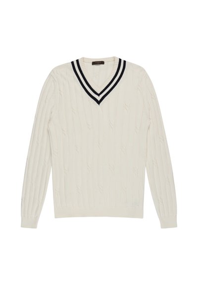 Maglione bianco a trecce con scollo a V, caratterizzato da un colletto a coste a righe nere e bianche. Maniche lunghe e motivo testurizzato su tutta la superficie.